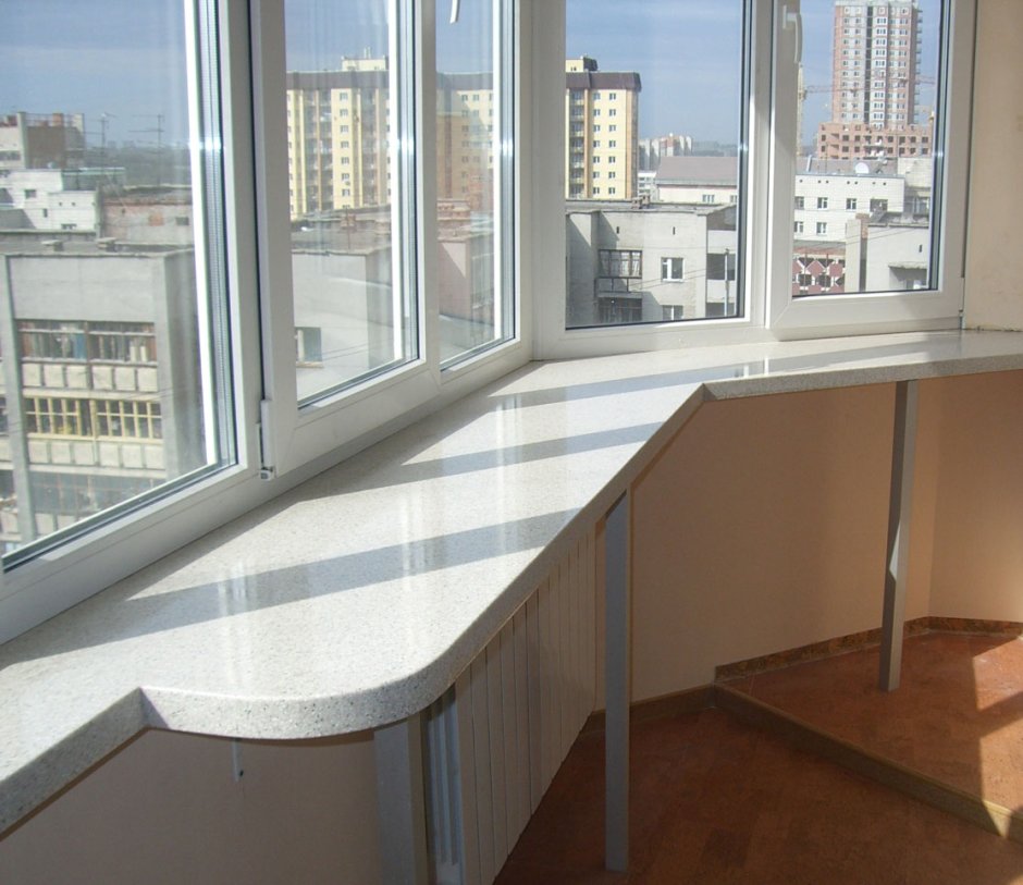 Подоконник на балконе