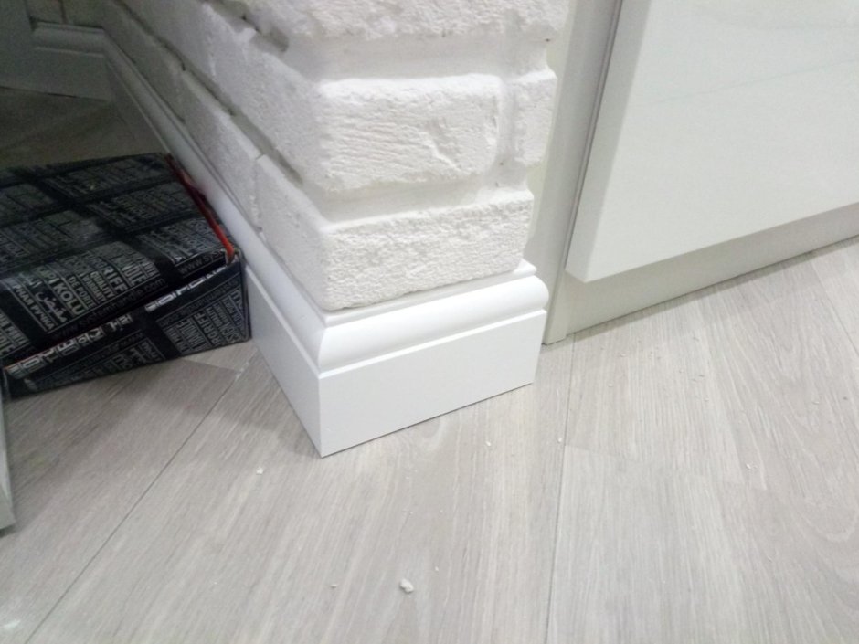 Плинтус напольный на лоджию