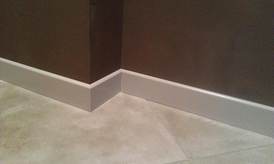 Плинтус у а пшитку на балкон