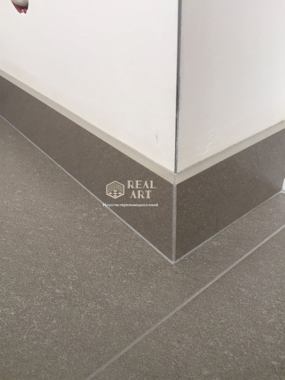 Плинтус на балконе