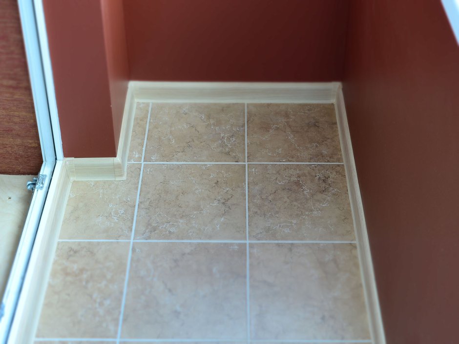 Плинтус sx118 "Orac Axxent"