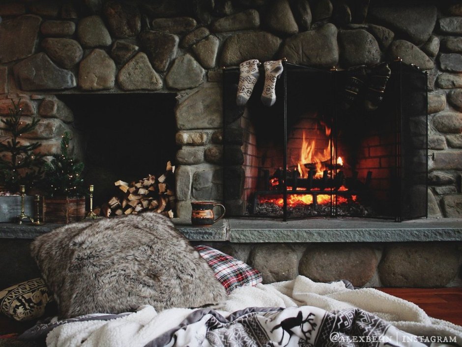 Пламя в камине