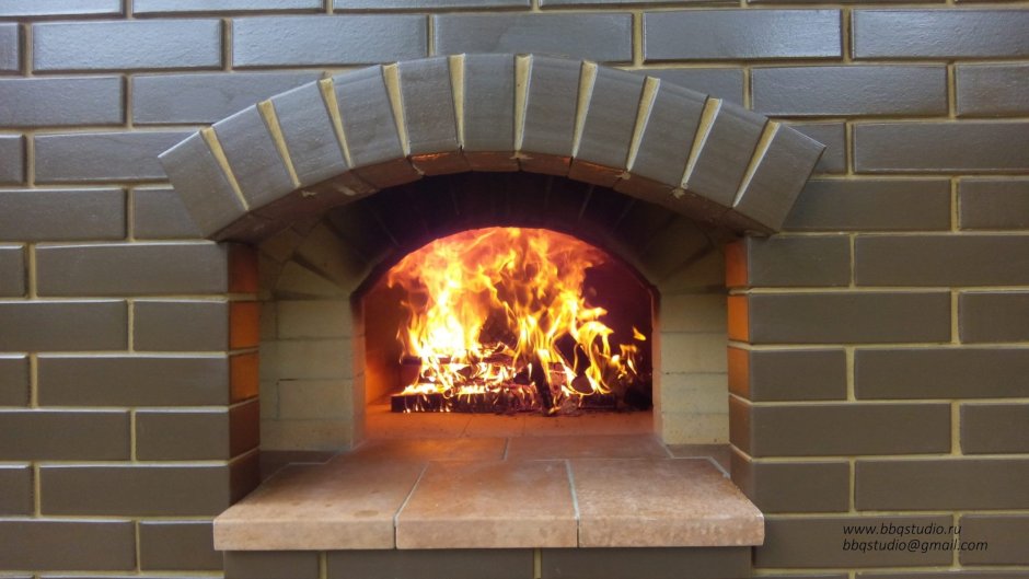 Камин кирпичный