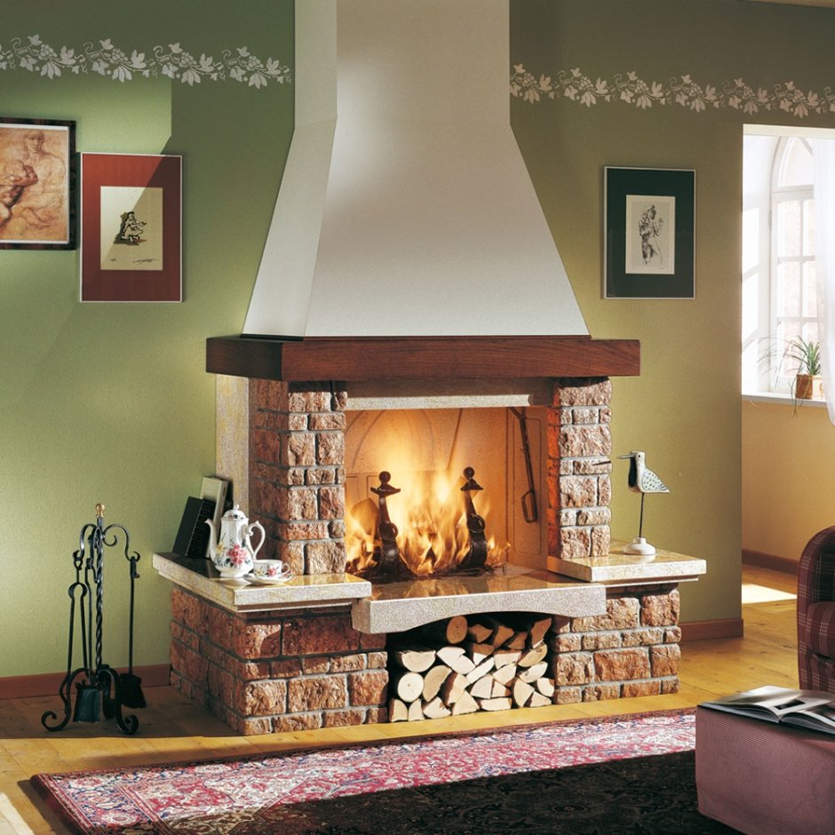 Декор камина в гостиной