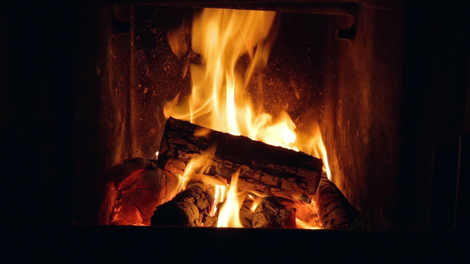 Огонь в камине