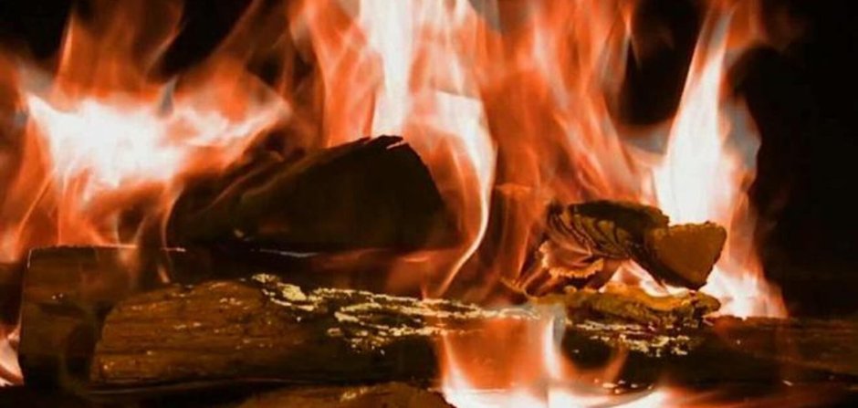 Горящий камин