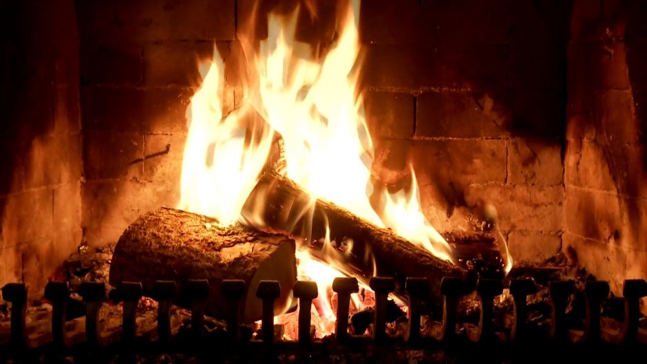 Наклейка огонь в камине