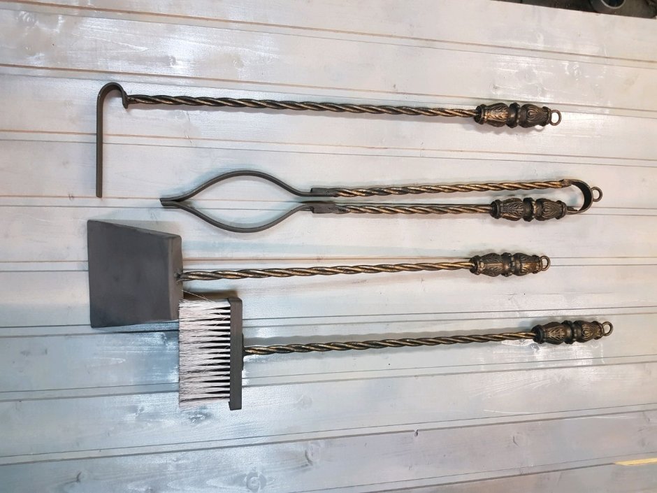 Каминный набор КМС-4 (Кочерга, совок, щетка, щипцы)