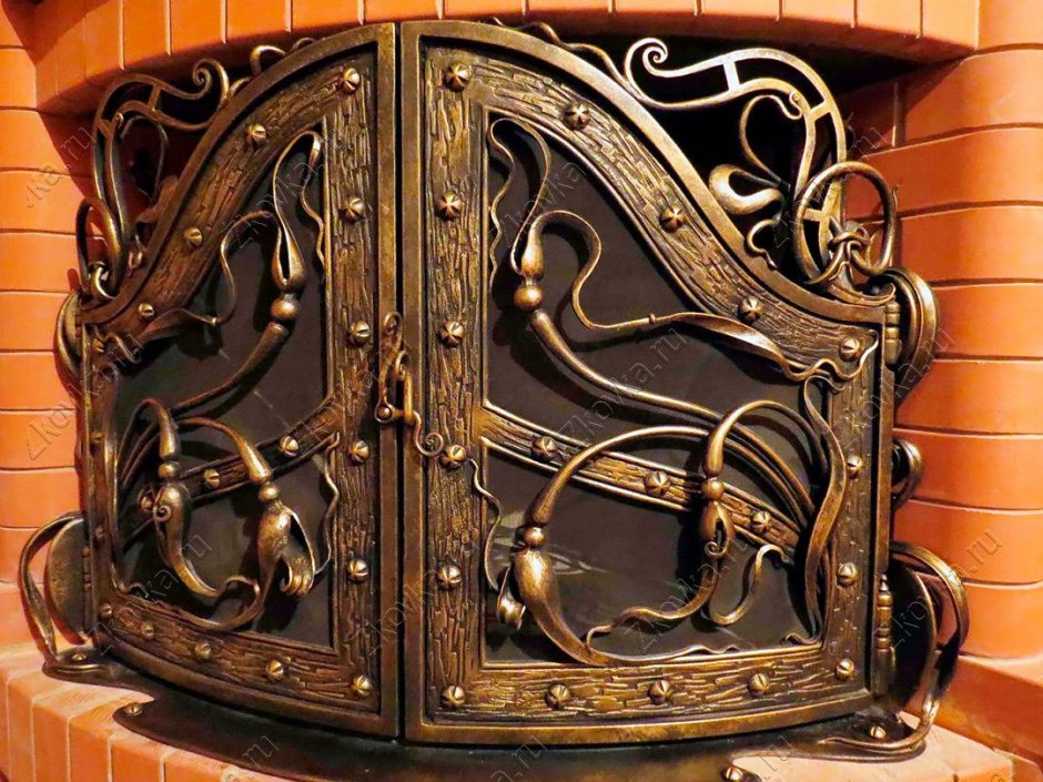 Камин со стеклянной дверцей