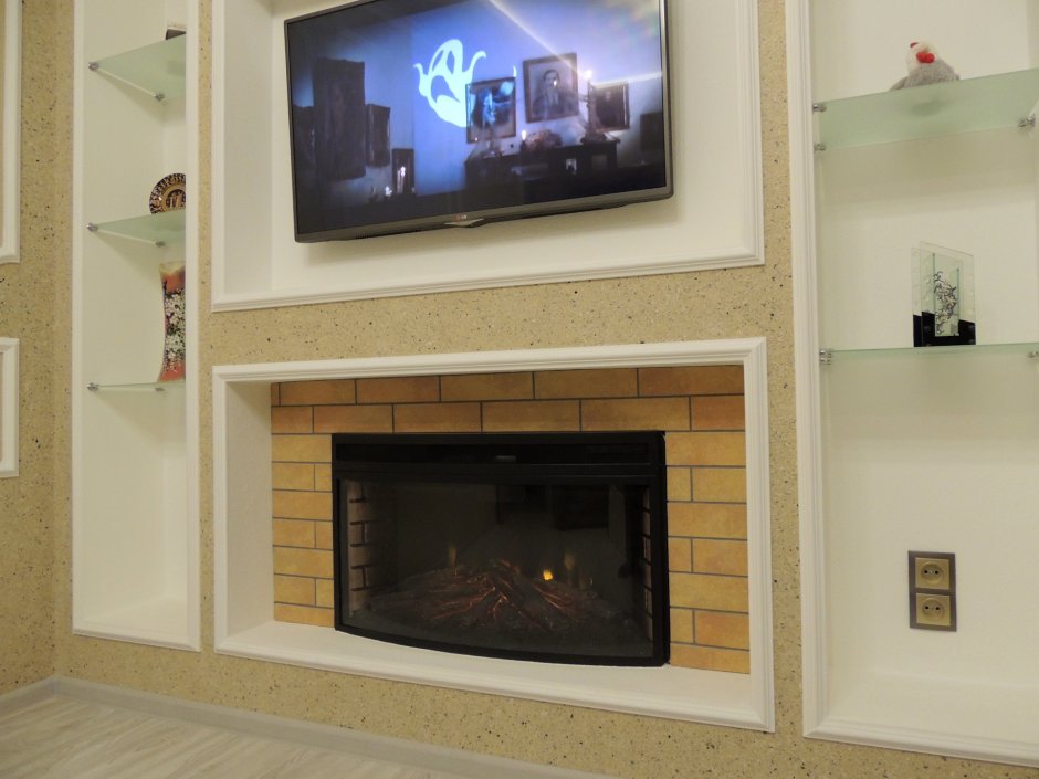 Ниша с камином и телевизором