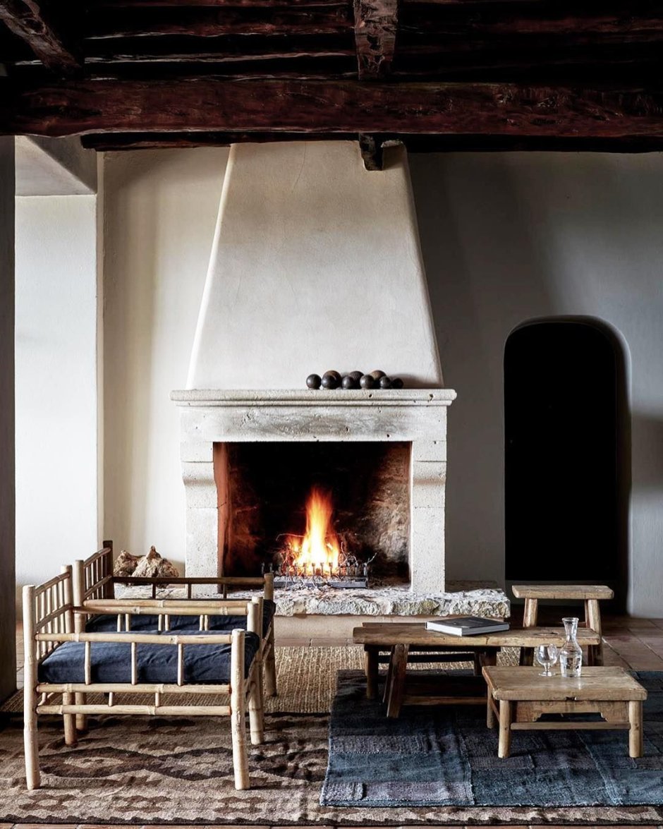 Гостиница с камином