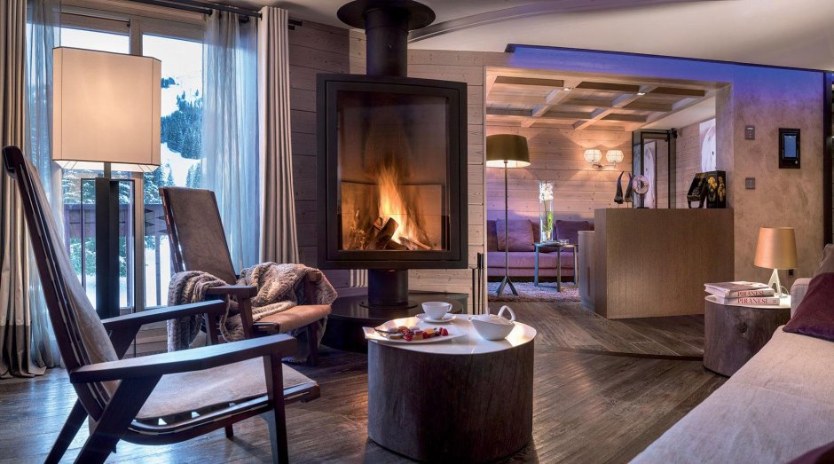 Камин в отеле