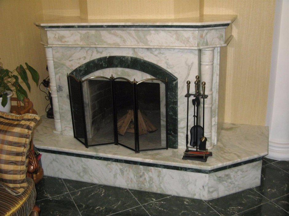 Облицовка камина керамогранитом