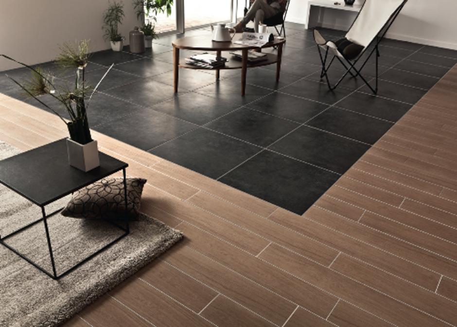 Плитка в интерьере напольная гладкая