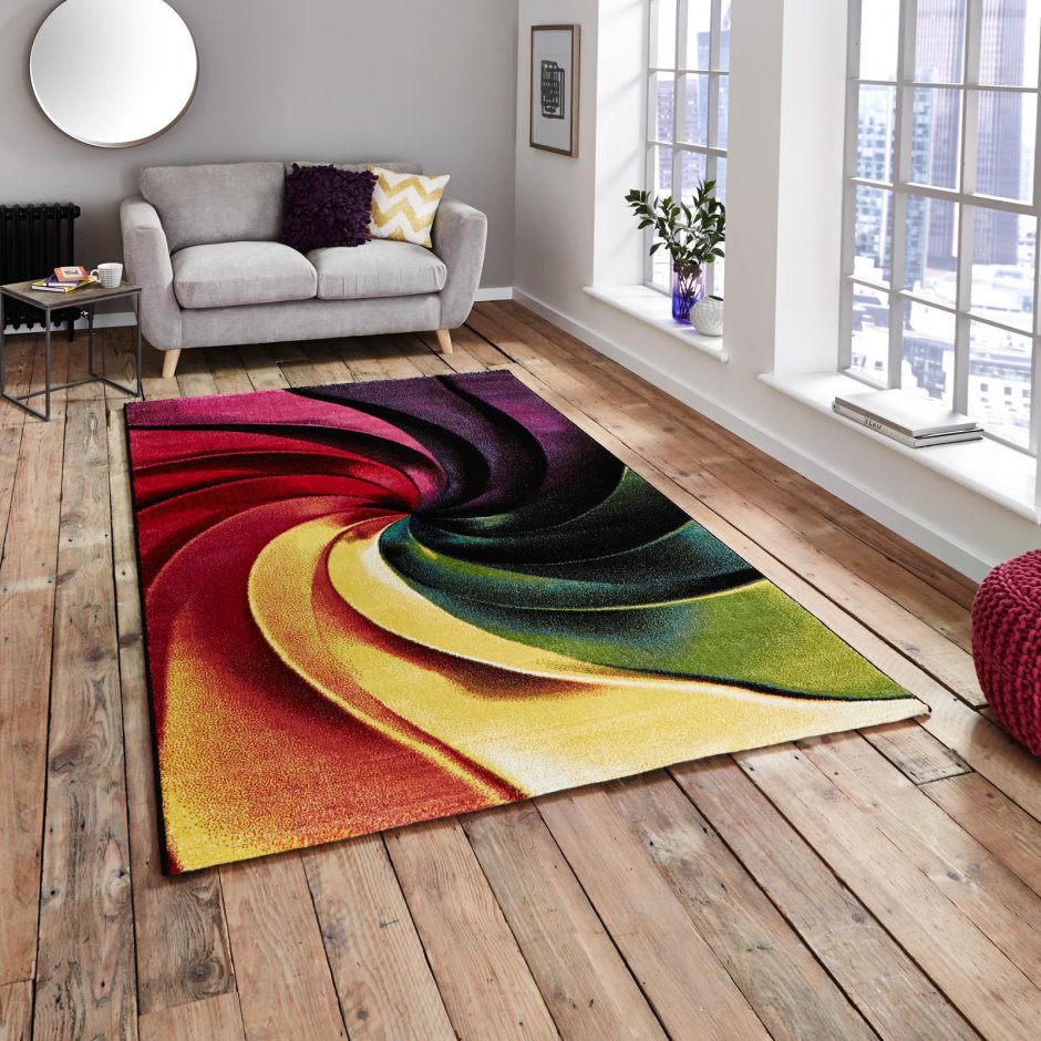 Старые ковры с картинами