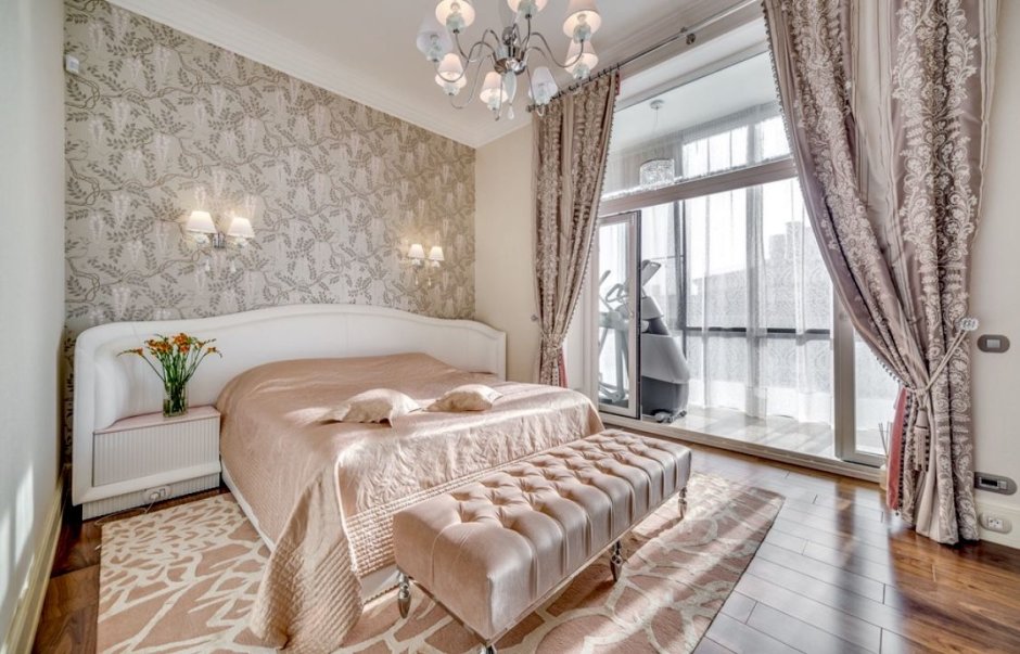 Шторы в спальню в светлых тонах