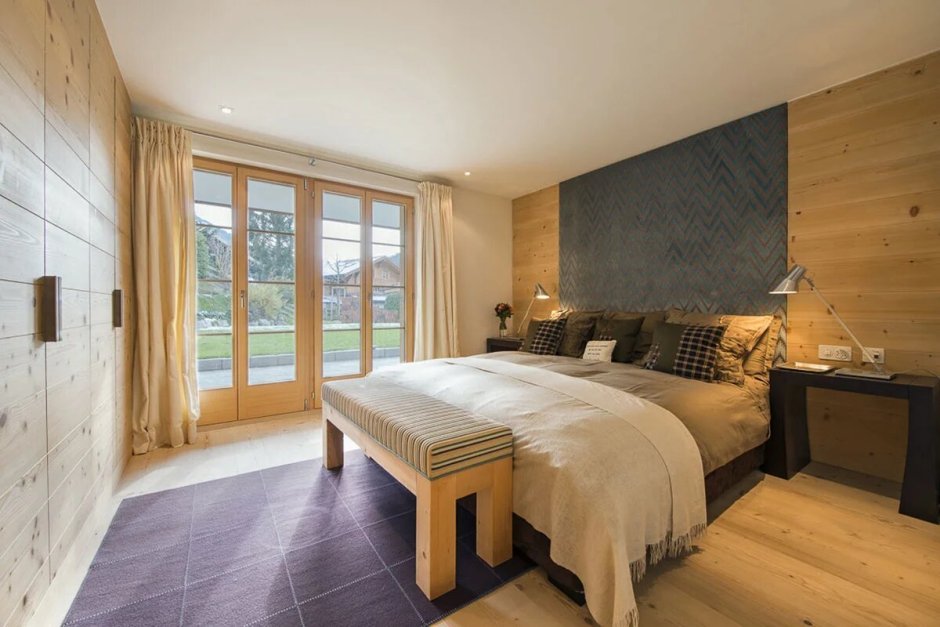 Бревенчатая стена