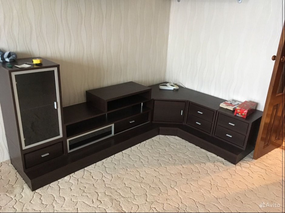 Тумба в зал под телевизор с углом