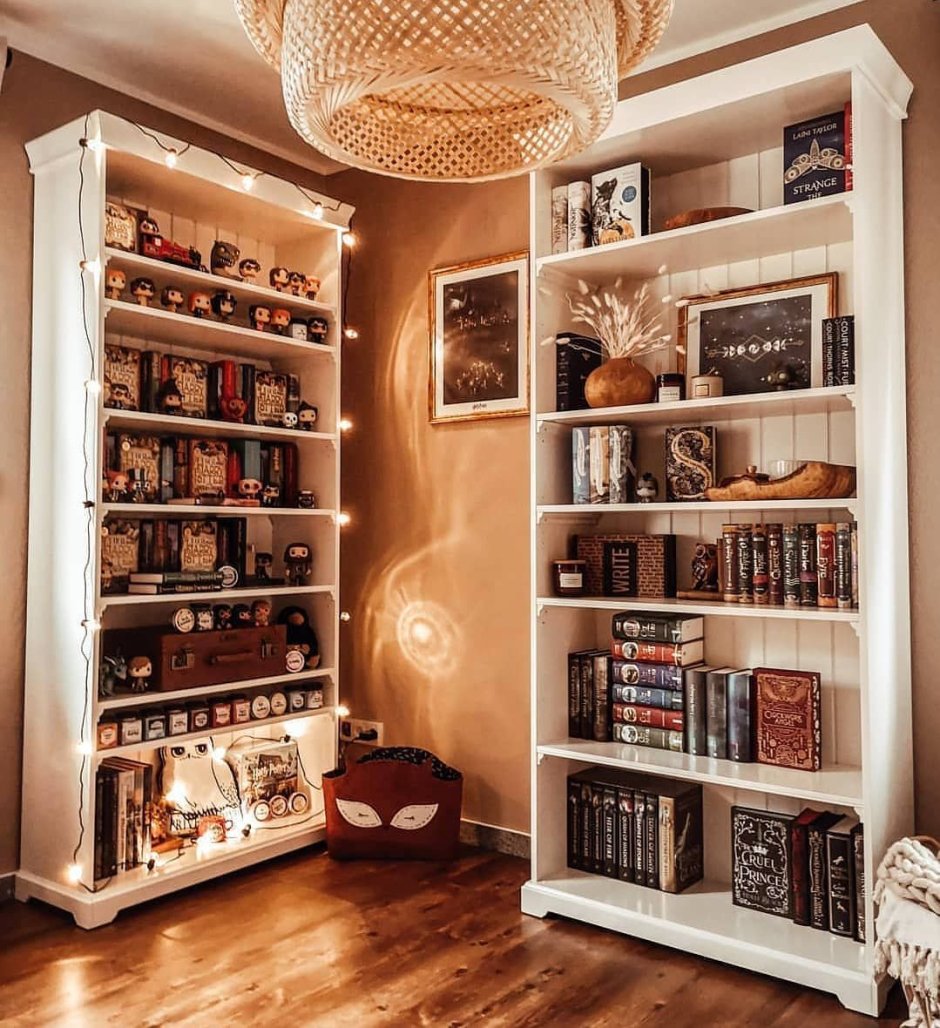 Шкаф вокруг двери