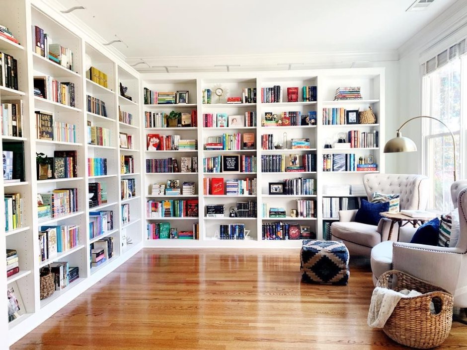 Книжные полки белого цвета