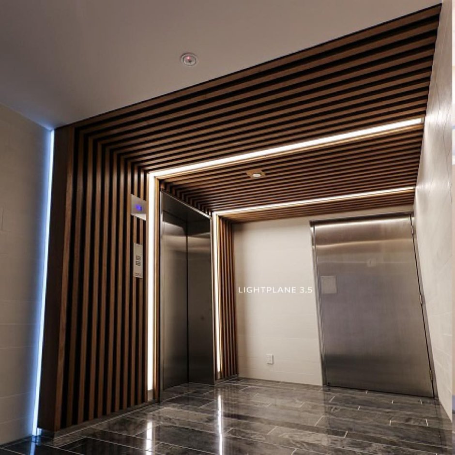 Световые полосы на стене в интерьере