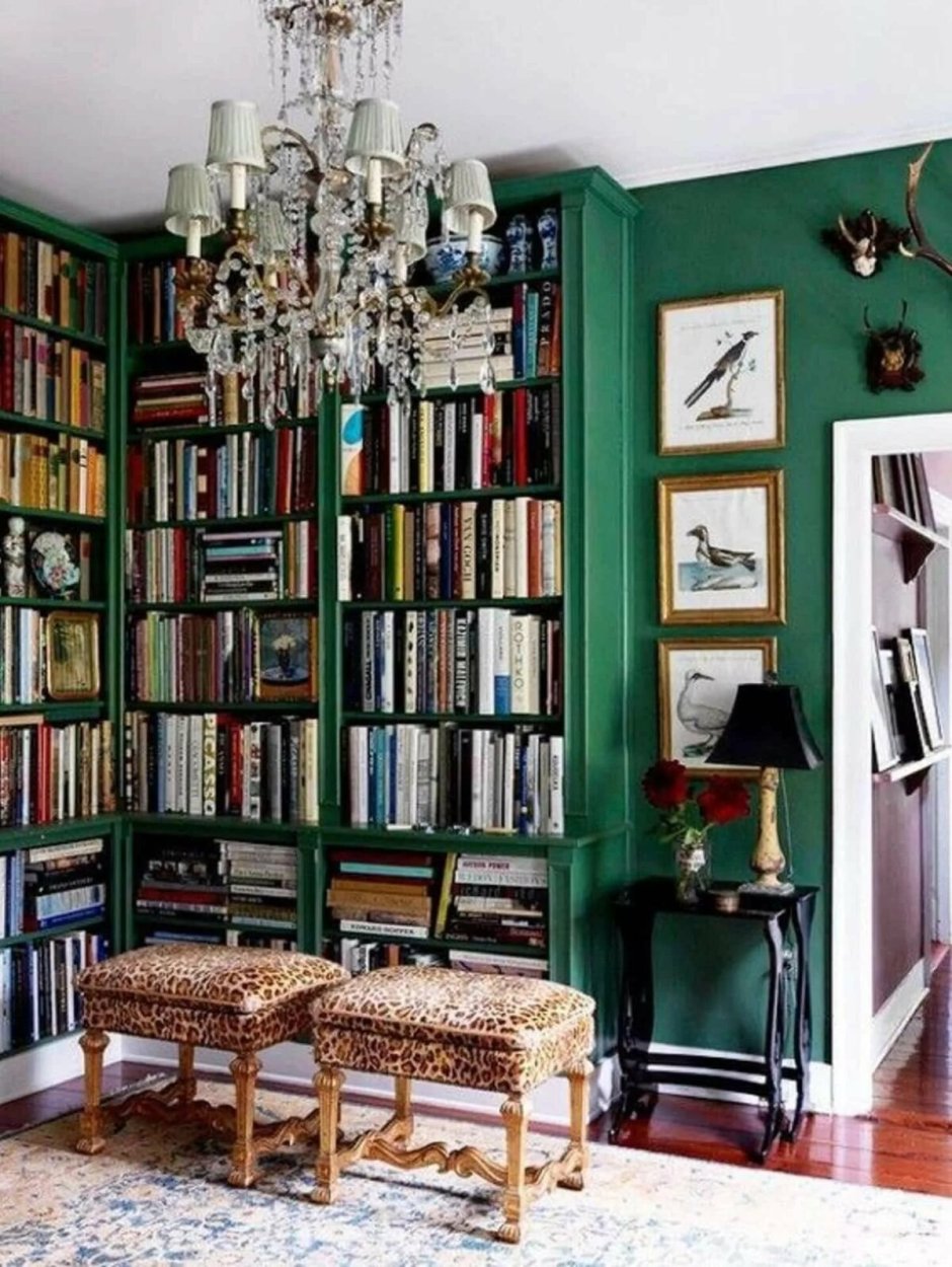 Книжные стеллажи в ретро стиле