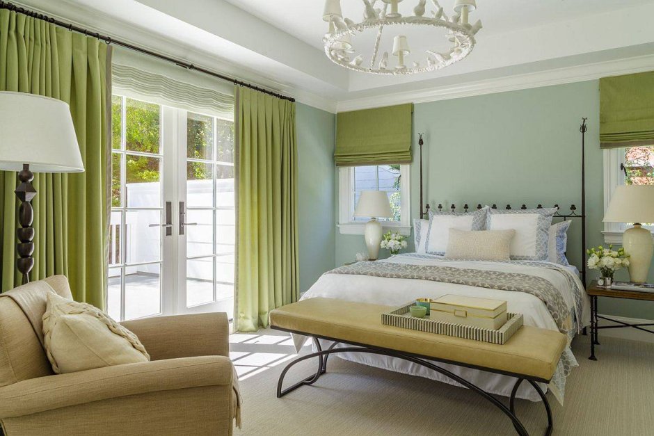 Спальня в оливково бежевых цветах