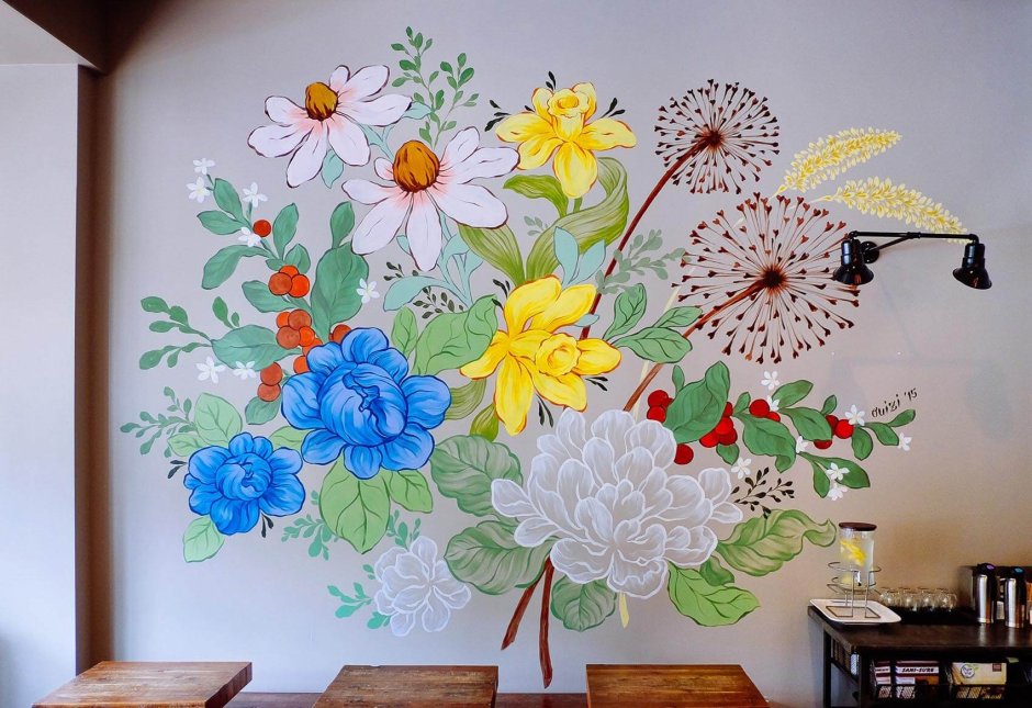 Роспись стен цветы