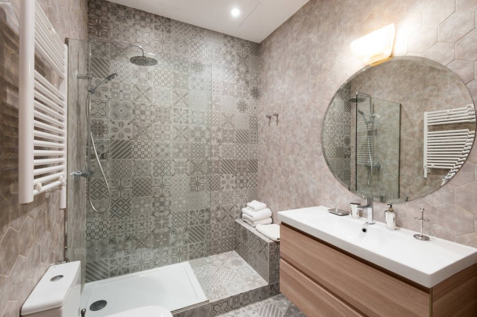 Черная мраморная ванная комната