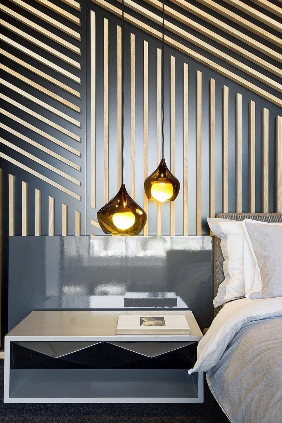 Отделка стен деревянными рейками