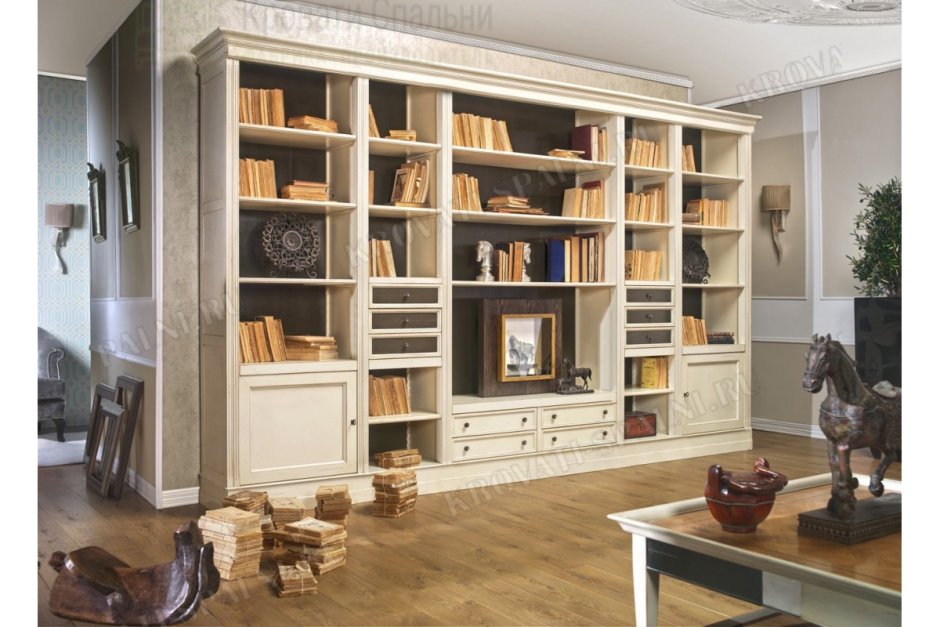 Книжный стеллаж в классическом стиле