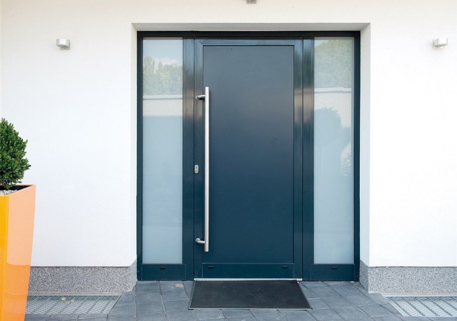 Дверь алюминиевая входная 1530х2430мм