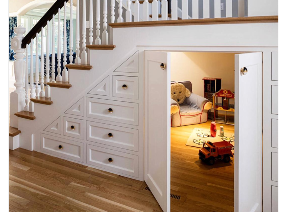 Организация пространства под лестницей