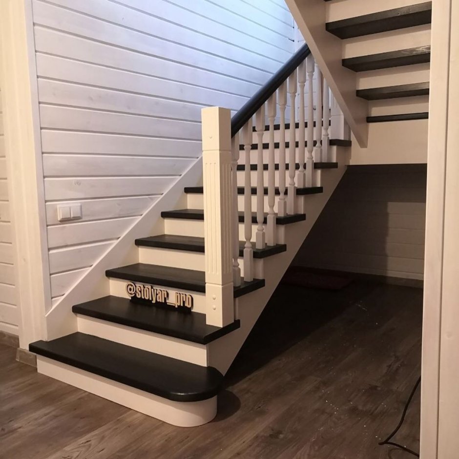 Деревянные ступени для лестницы