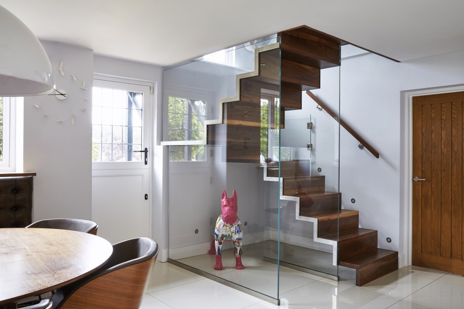 Шкаф под п образной лестницей