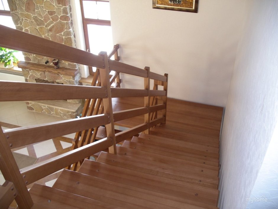 Перила деревянные для лестниц