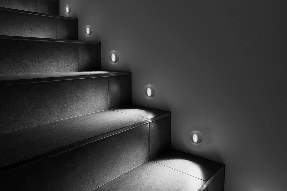 Светильники для освещения лестницы