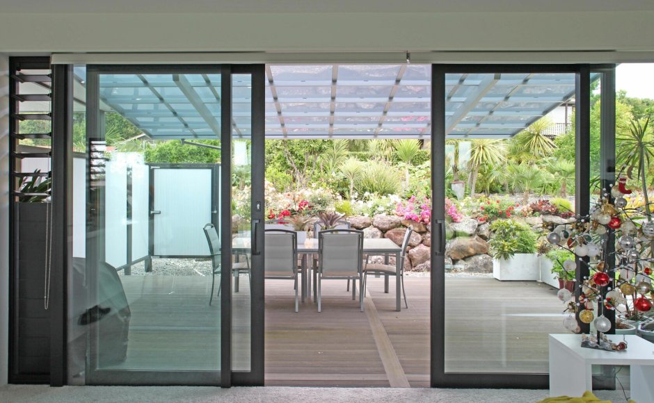 Алюминиевая дверь