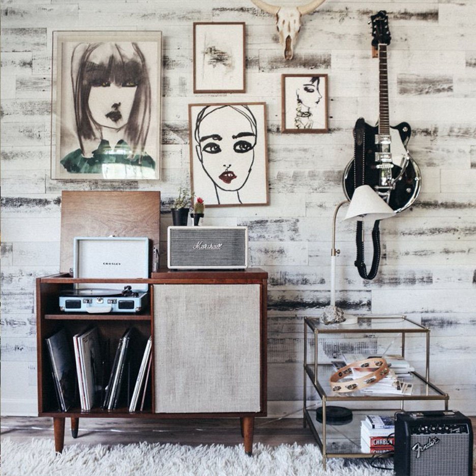 Комната с пластинками