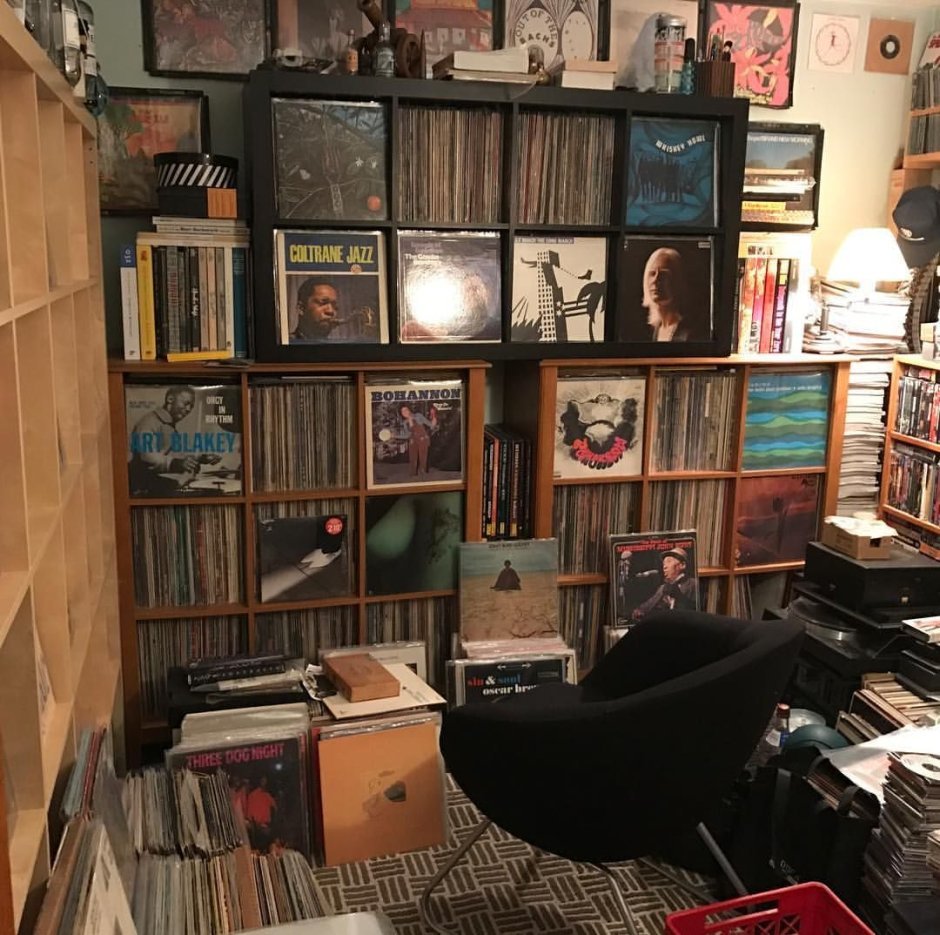 Комната для хранения виниловых пластинок