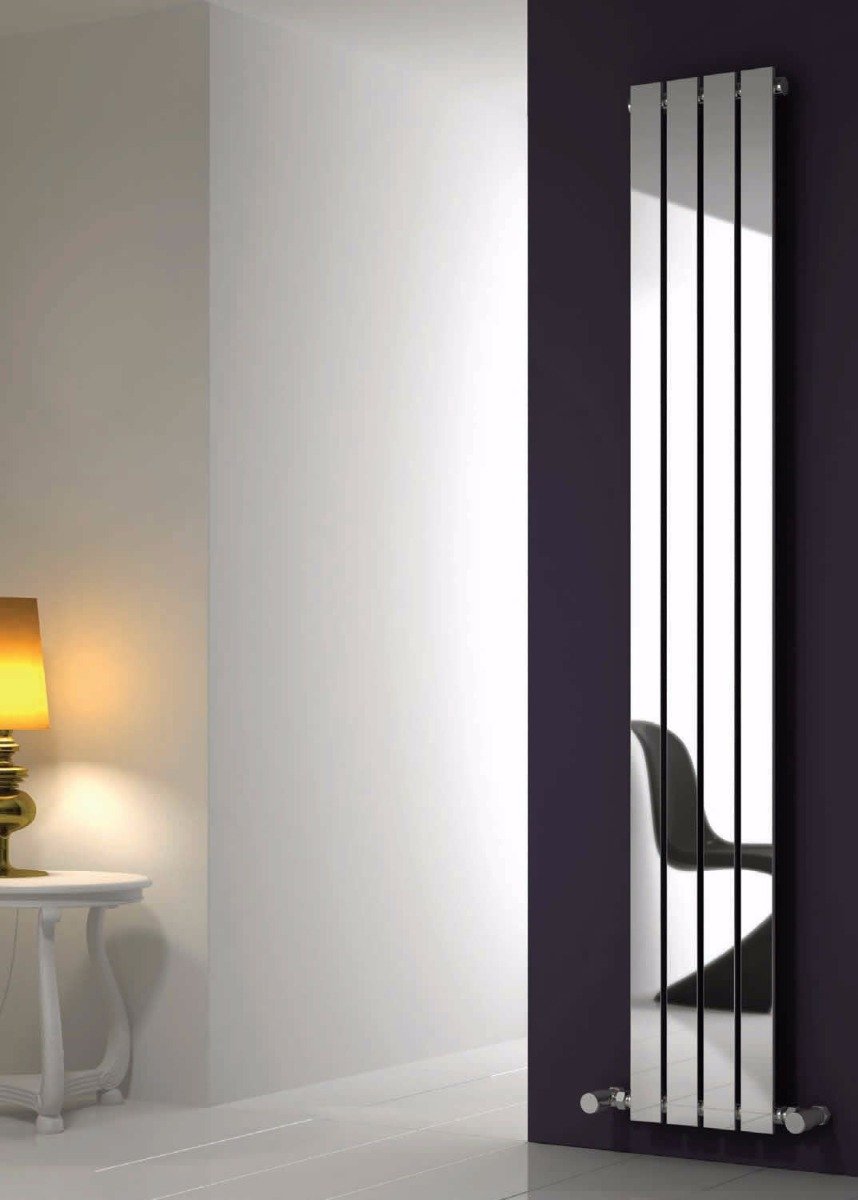 Батарея вертикальная настенная