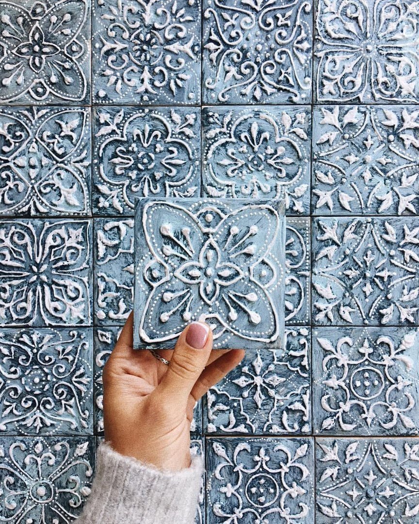 Плитка с орнаментом