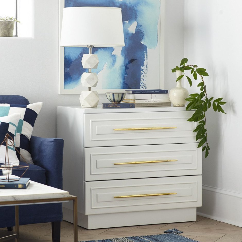 Красивые белые комоды