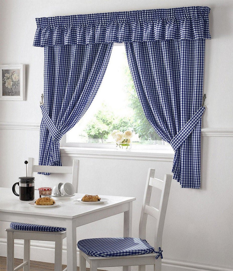 Короткие шторы в интерьере