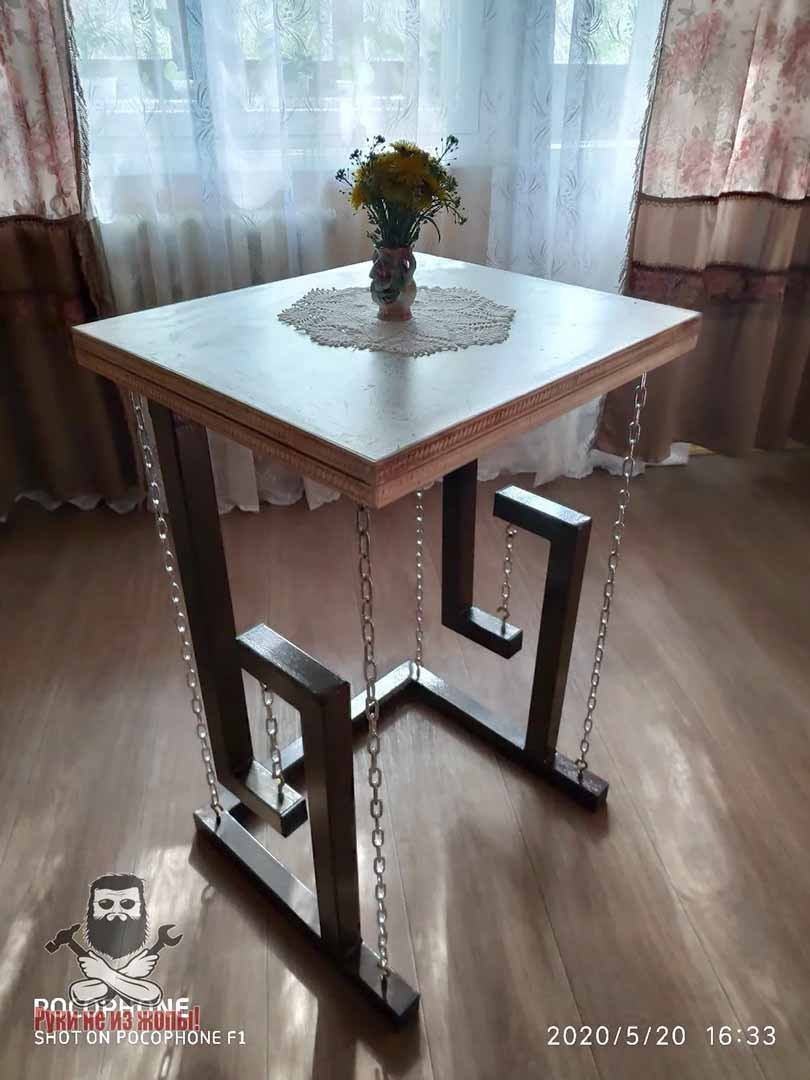 Журнальный столик на цепях