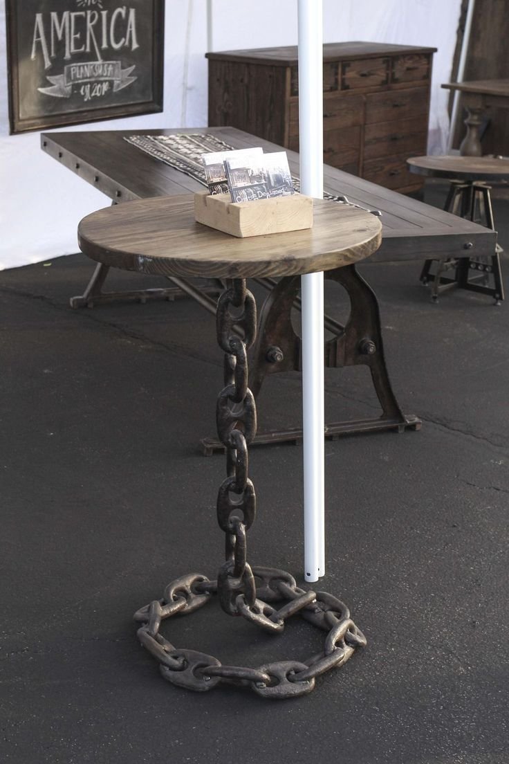 Столик на цепях