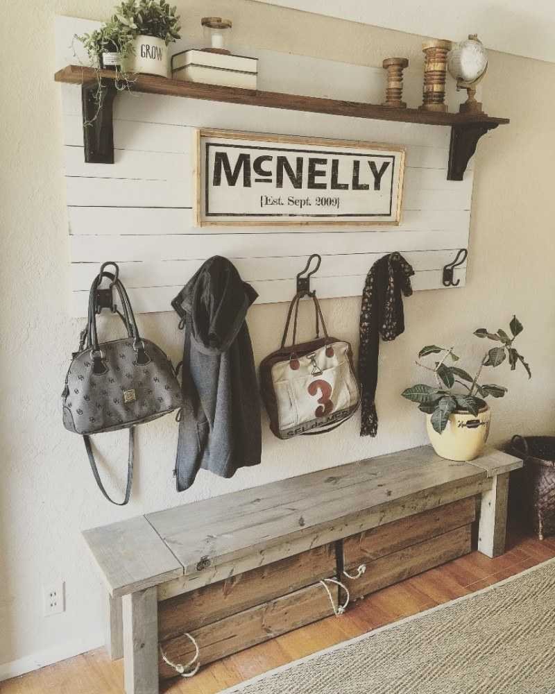 Вешалка в прихожую в стиле Кантри
