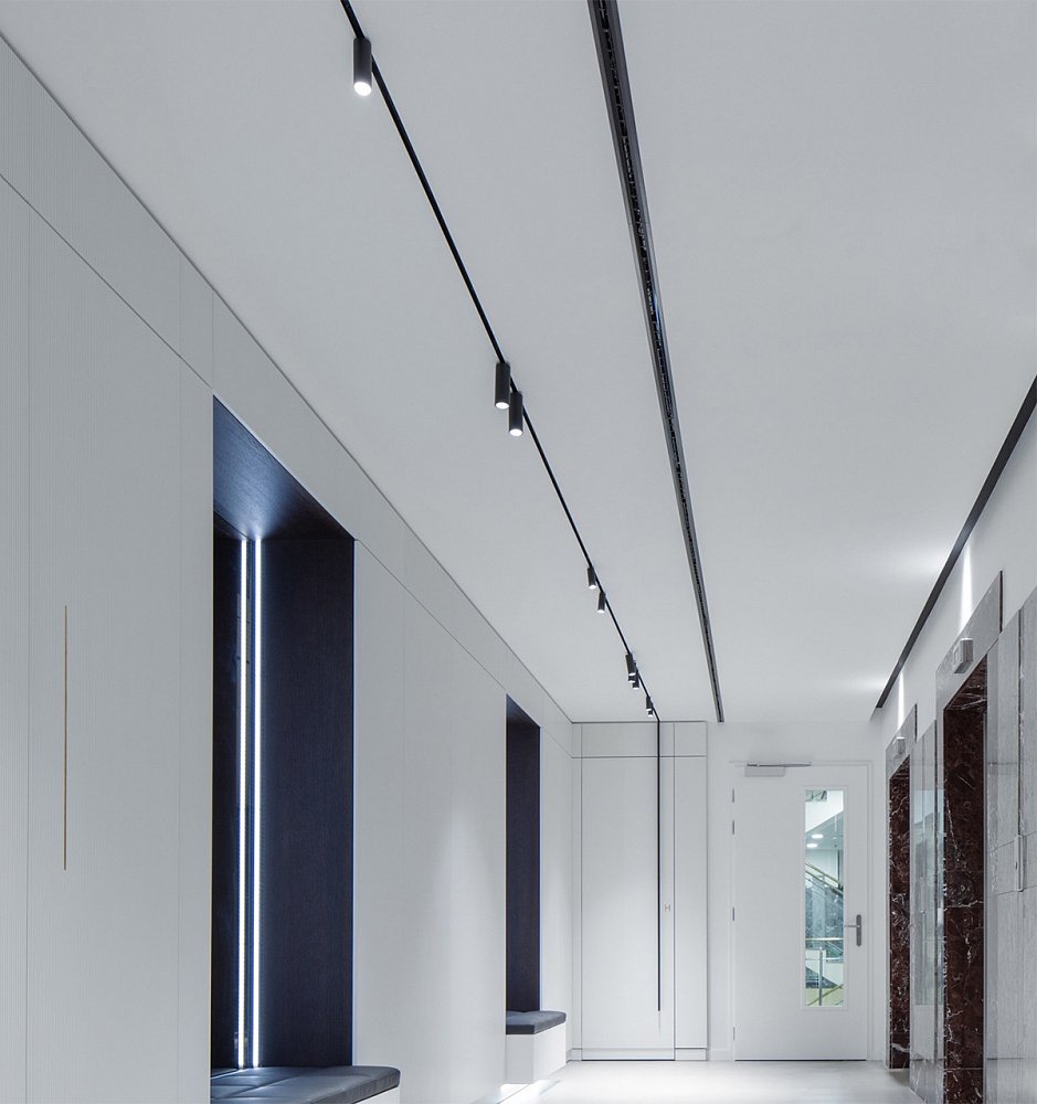 Интерьер узкой прихожей