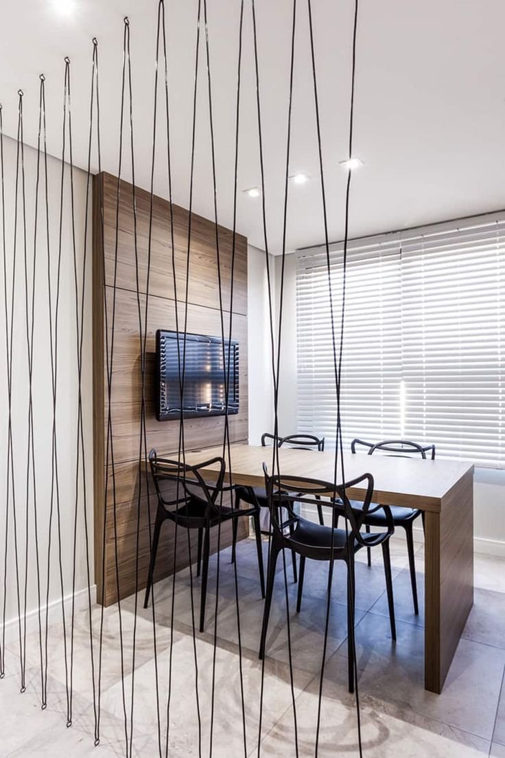 Перегородка из сетки рабицы