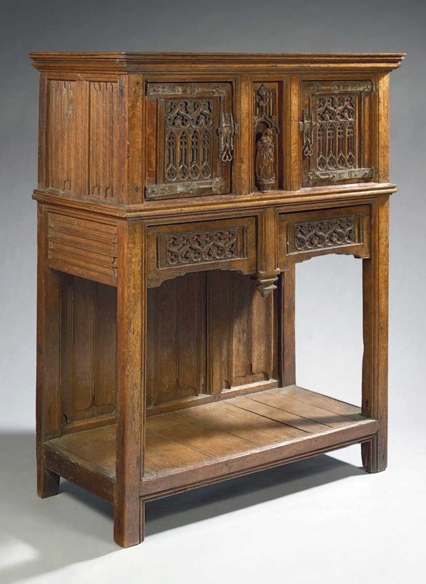 Викторианская Готика интерьер темный спальнп